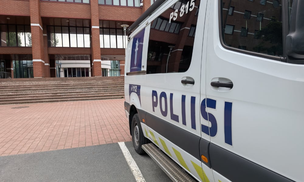 Kuvassa poliisiauto